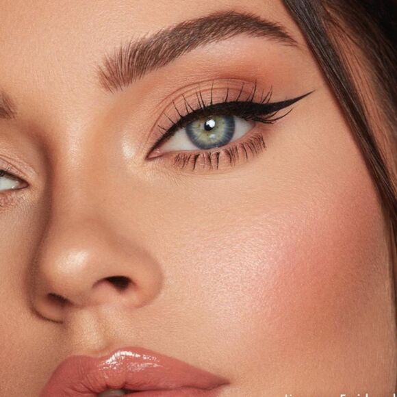 Iconic London Enrich & Elevate Lash Growth Active double ended liquid liner - Picture 6 of 7